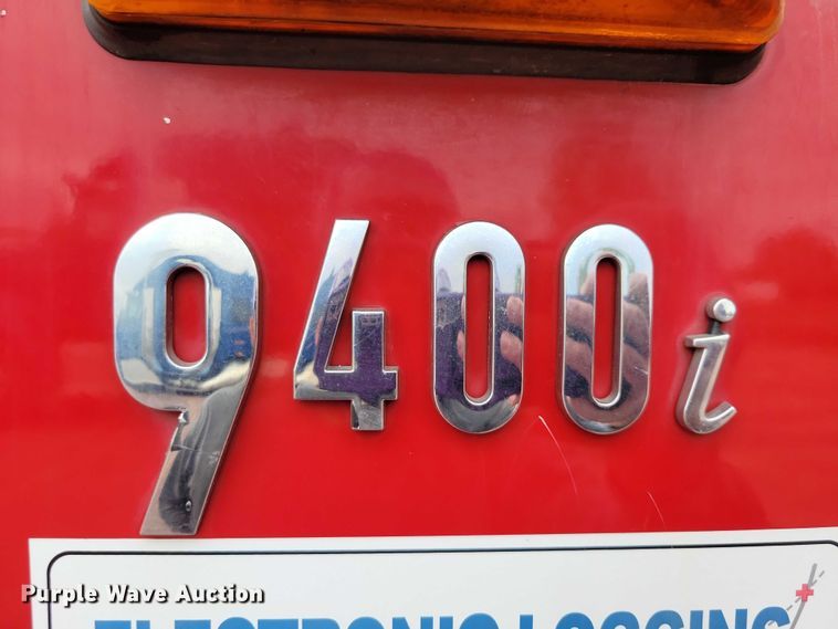 image for item DX6466 2007 International 9400i semi truck