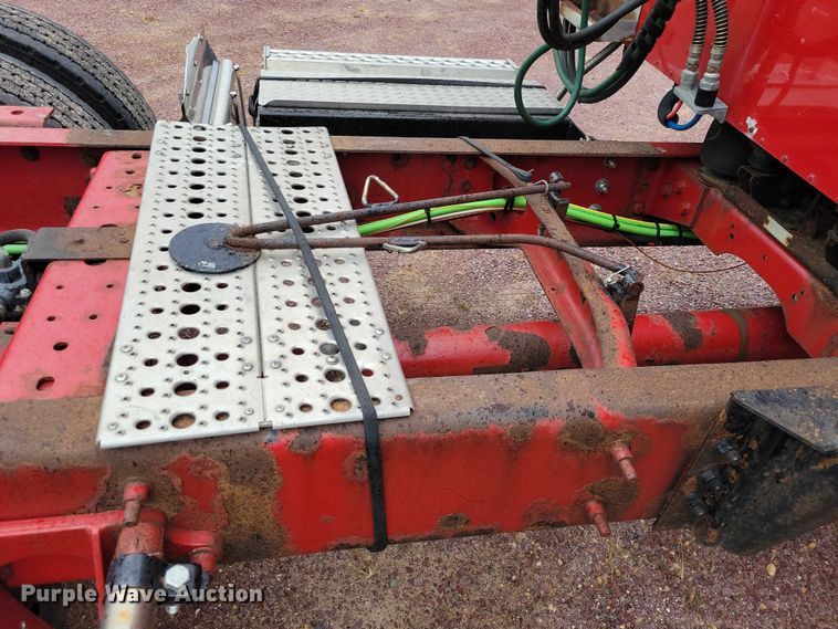 image for item DX6466 2007 International 9400i semi truck