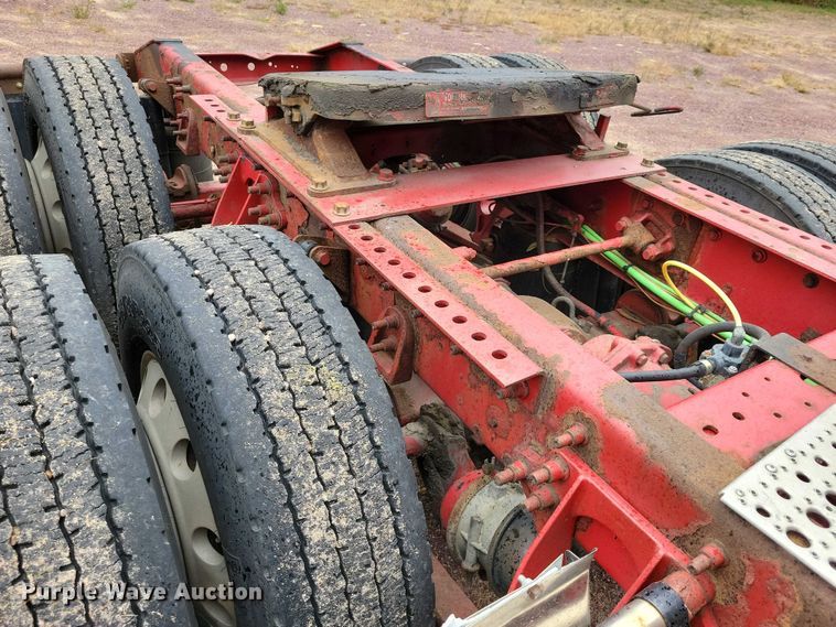 image for item DX6466 2007 International 9400i semi truck