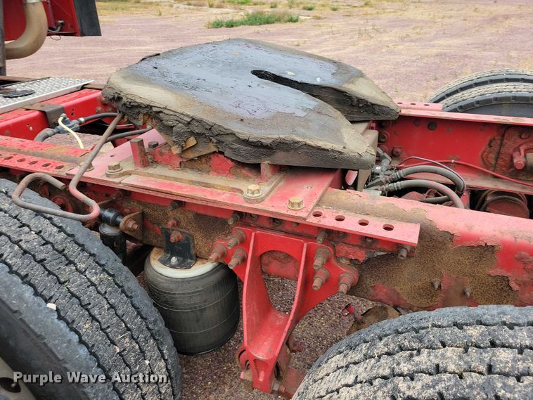 image for item DX6466 2007 International 9400i semi truck