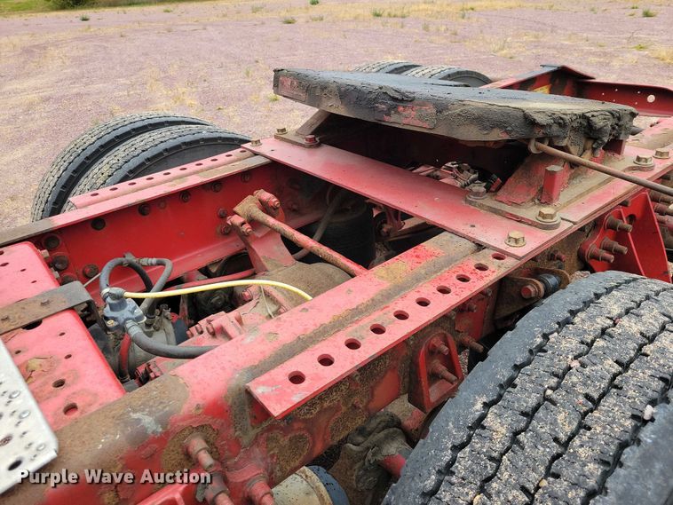 image for item DX6466 2007 International 9400i semi truck