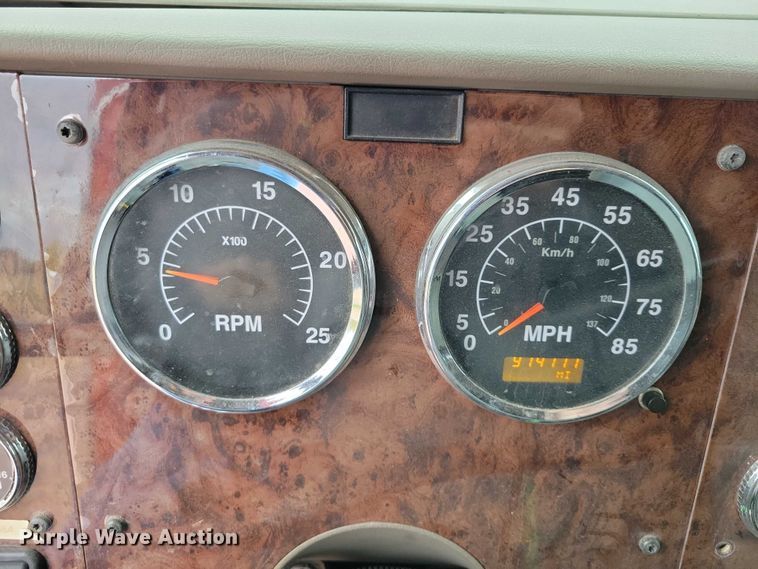 image for item DX6466 2007 International 9400i semi truck