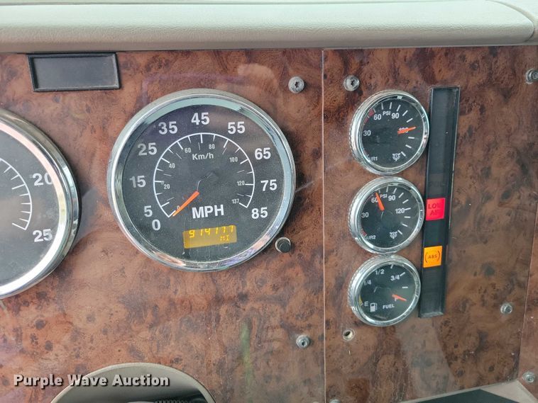 image for item DX6466 2007 International 9400i semi truck