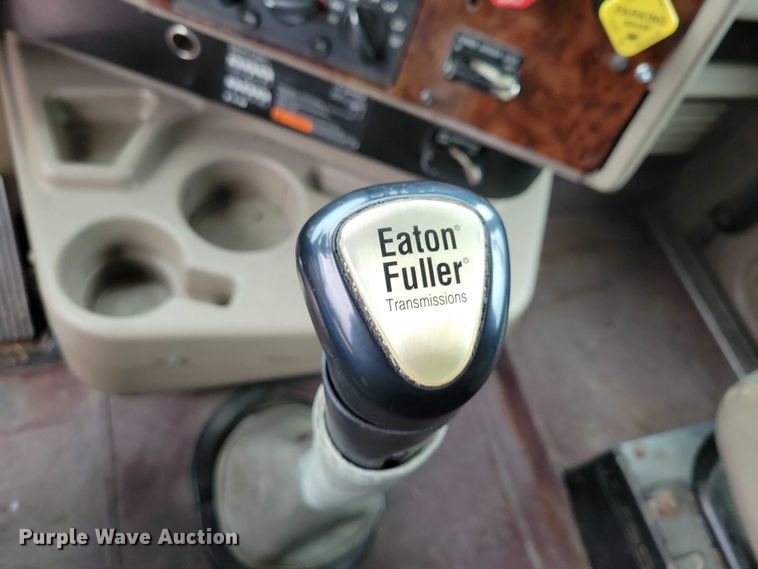 image for item DX6466 2007 International 9400i semi truck