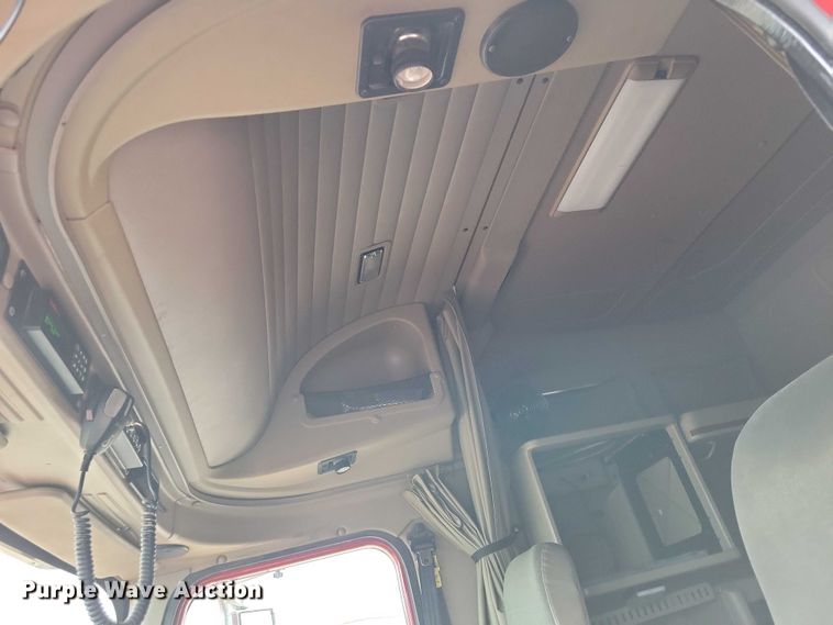 image for item DX6466 2007 International 9400i semi truck