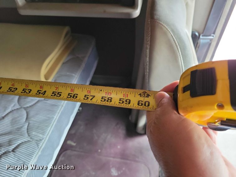 image for item DX6466 2007 International 9400i semi truck