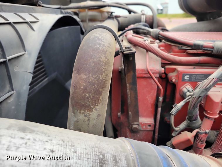 image for item DX6466 2007 International 9400i semi truck