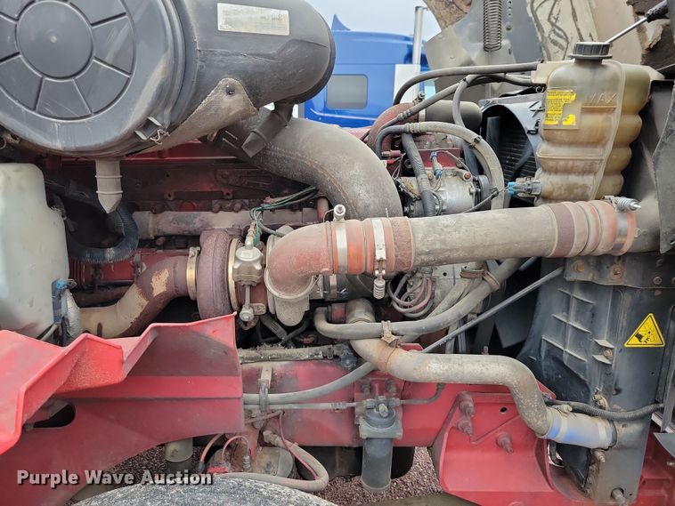 image for item DX6466 2007 International 9400i semi truck