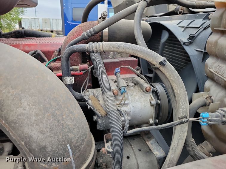 image for item DX6466 2007 International 9400i semi truck