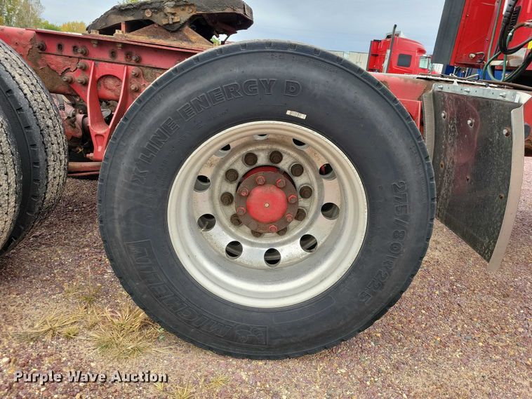 image for item DX6466 2007 International 9400i semi truck