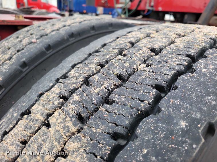 image for item DX6466 2007 International 9400i semi truck