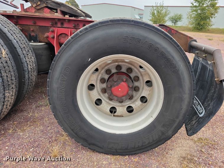 image for item DX6466 2007 International 9400i semi truck