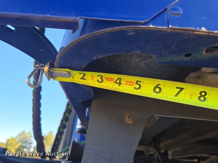 image for item DY1376 2016 Peterbilt 579 semi truck