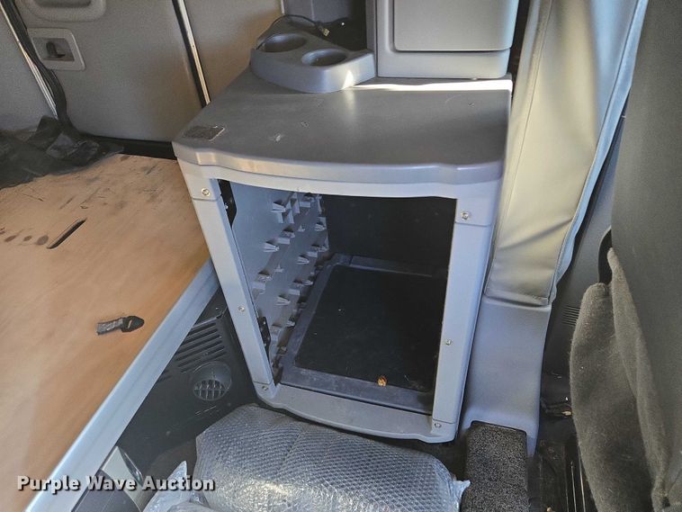 image for item DY1376 2016 Peterbilt 579 semi truck