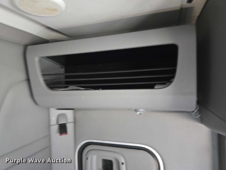 image for item DY1376 2016 Peterbilt 579 semi truck