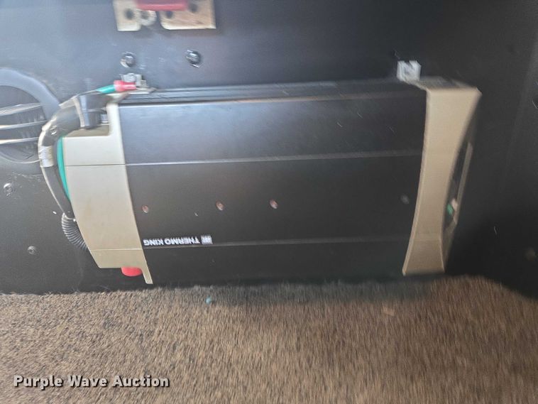 image for item DY1376 2016 Peterbilt 579 semi truck