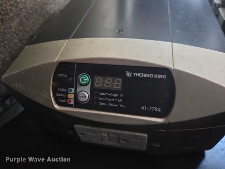 image for item DY1376 2016 Peterbilt 579 semi truck