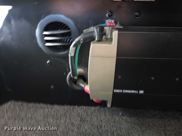 image for item DY1376 2016 Peterbilt 579 semi truck