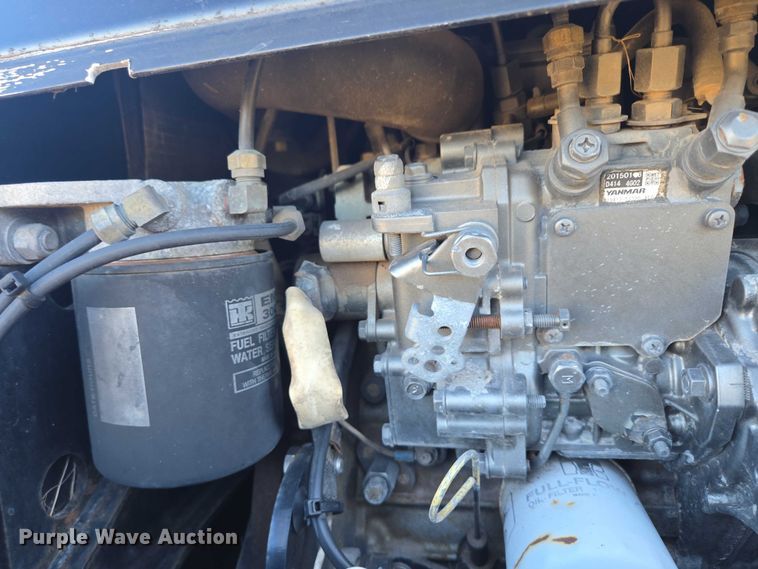 image for item DY1376 2016 Peterbilt 579 semi truck