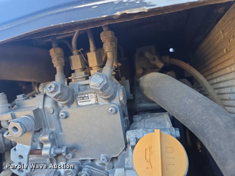 image for item DY1376 2016 Peterbilt 579 semi truck