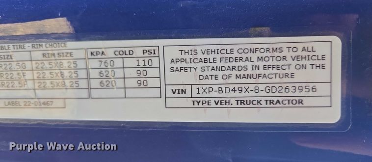 image for item DY1376 2016 Peterbilt 579 semi truck