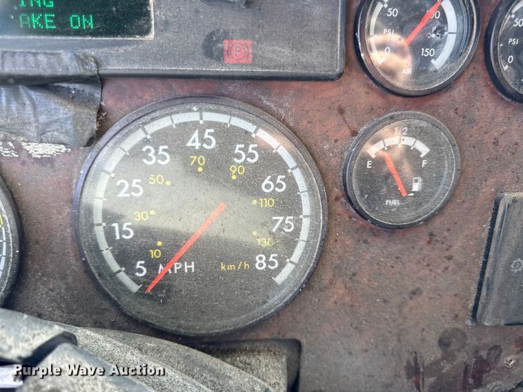 image for item DY8248 2006 Freightliner CST120 semi truck