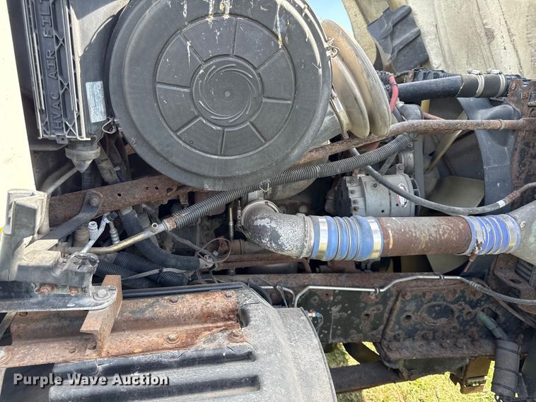 image for item DY8248 2006 Freightliner CST120 semi truck