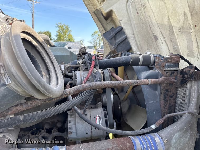 image for item DY8248 2006 Freightliner CST120 semi truck