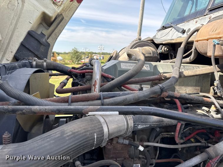 image for item DY8248 2006 Freightliner CST120 semi truck