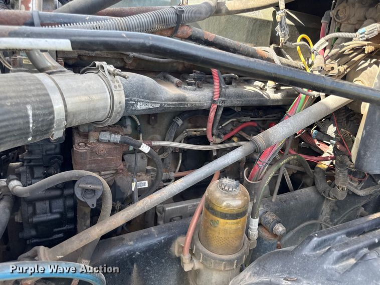 image for item DY8248 2006 Freightliner CST120 semi truck