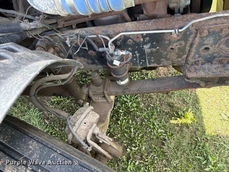 image for item DY8248 2006 Freightliner CST120 semi truck