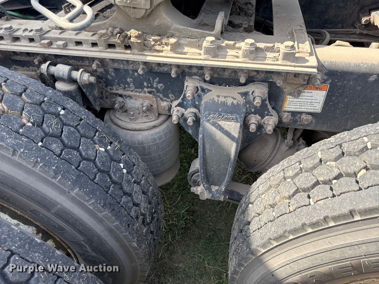 image for item DY8248 2006 Freightliner CST120 semi truck