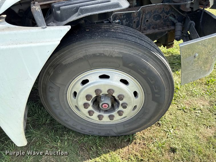 image for item DY8248 2006 Freightliner CST120 semi truck