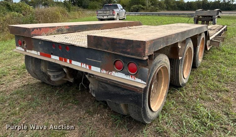 image for item DY8258 1987 Eager Beaver 40GHG/S lowboy equipment trailer
