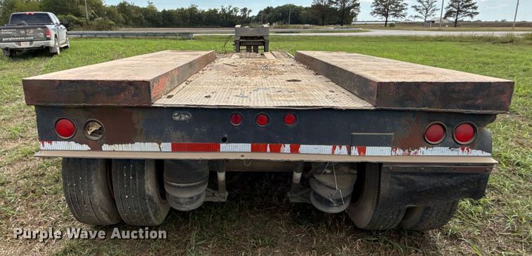 image for item DY8258 1987 Eager Beaver 40GHG/S lowboy equipment trailer