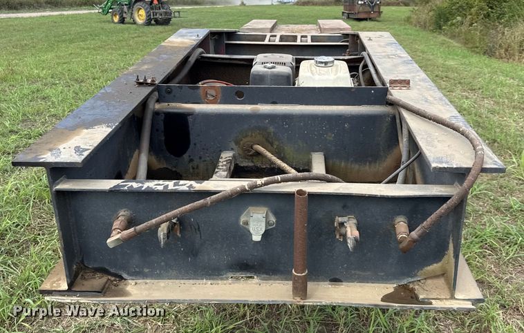 image for item DY8258 1987 Eager Beaver 40GHG/S lowboy equipment trailer