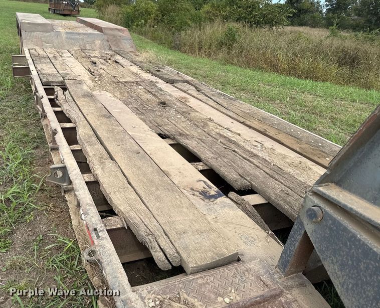 image for item DY8258 1987 Eager Beaver 40GHG/S lowboy equipment trailer