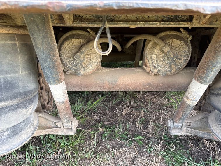 image for item DY8258 1987 Eager Beaver 40GHG/S lowboy equipment trailer