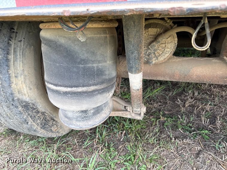 image for item DY8258 1987 Eager Beaver 40GHG/S lowboy equipment trailer