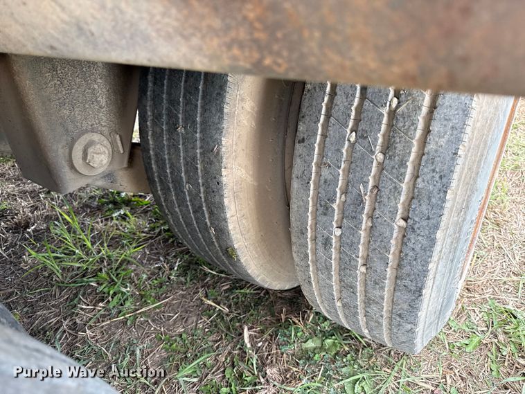 image for item DY8258 1987 Eager Beaver 40GHG/S lowboy equipment trailer