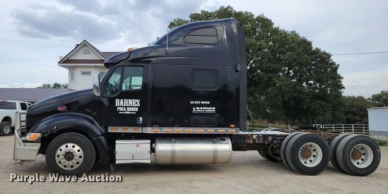 image for item DZ6718 2005 Peterbilt 387 semi truck