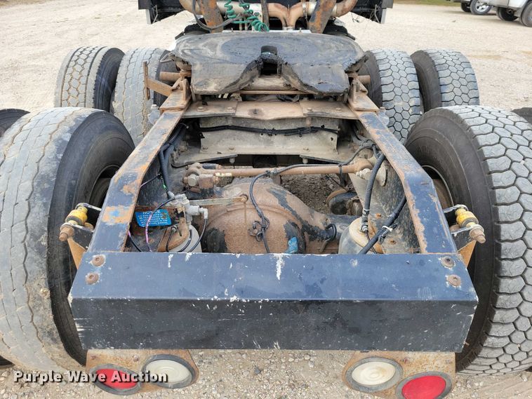 image for item DZ6718 2005 Peterbilt 387 semi truck