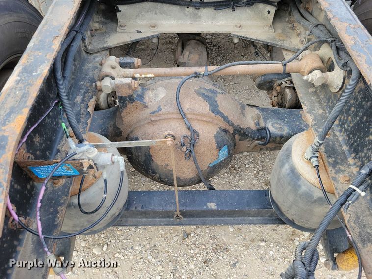 image for item DZ6718 2005 Peterbilt 387 semi truck