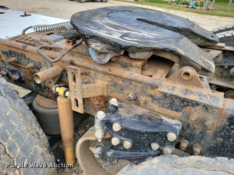 image for item DZ6718 2005 Peterbilt 387 semi truck