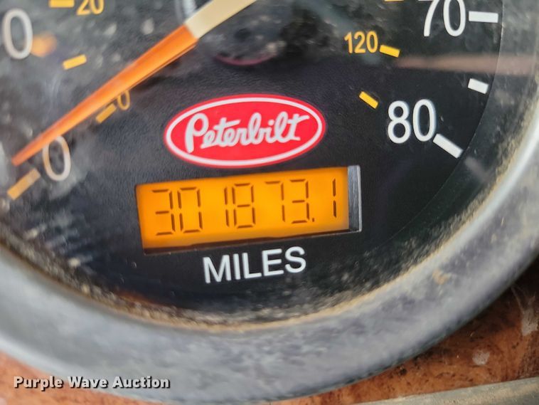 image for item DZ6718 2005 Peterbilt 387 semi truck