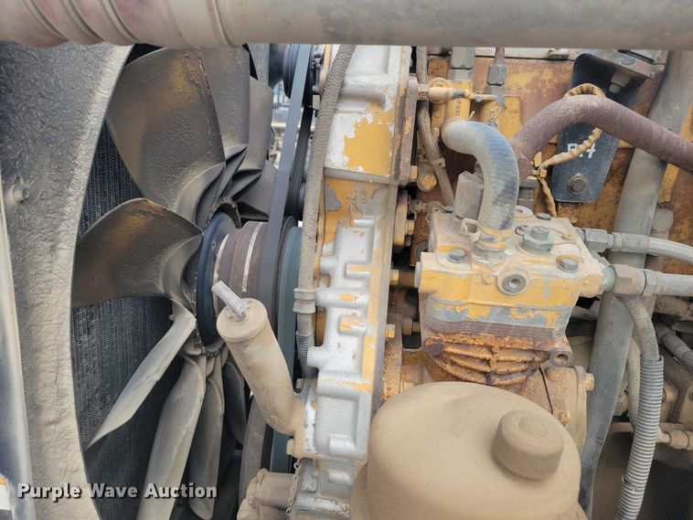 image for item DZ6718 2005 Peterbilt 387 semi truck