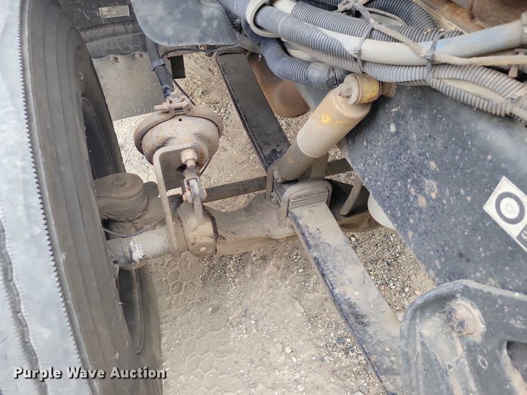 image for item DZ6718 2005 Peterbilt 387 semi truck