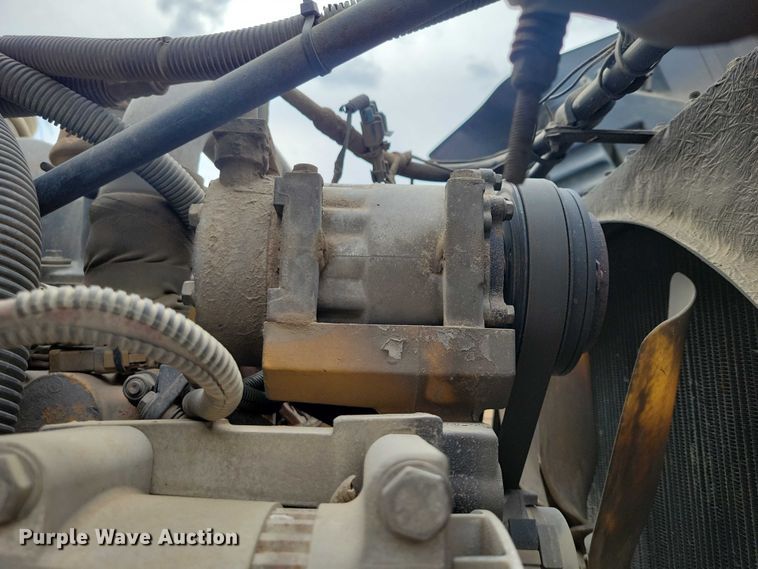 image for item DZ6718 2005 Peterbilt 387 semi truck