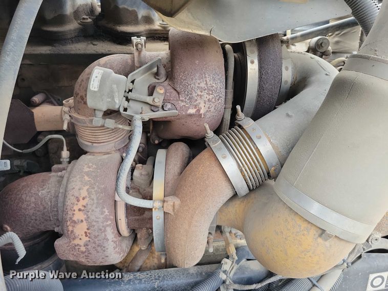 image for item DZ6718 2005 Peterbilt 387 semi truck