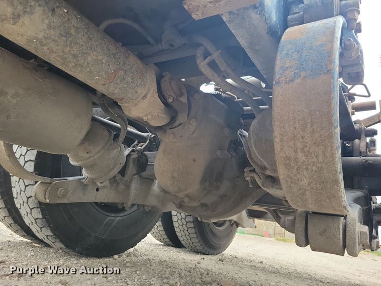 image for item DZ6718 2005 Peterbilt 387 semi truck